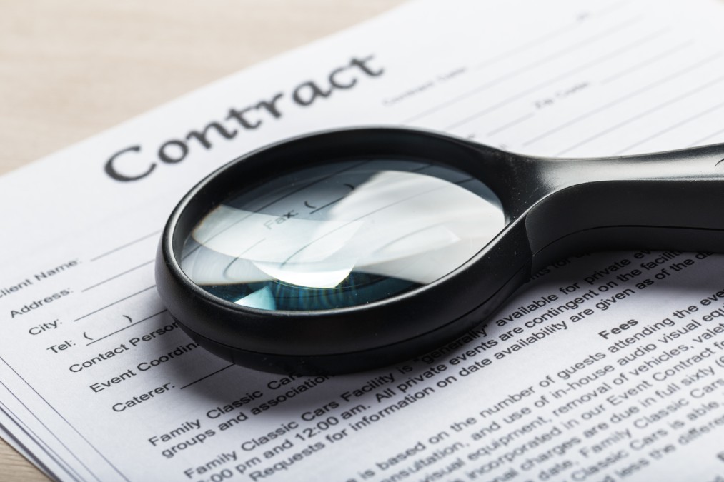 Comparaison des offres et documents contractuels pour optimiser un prélèvement Prédica.